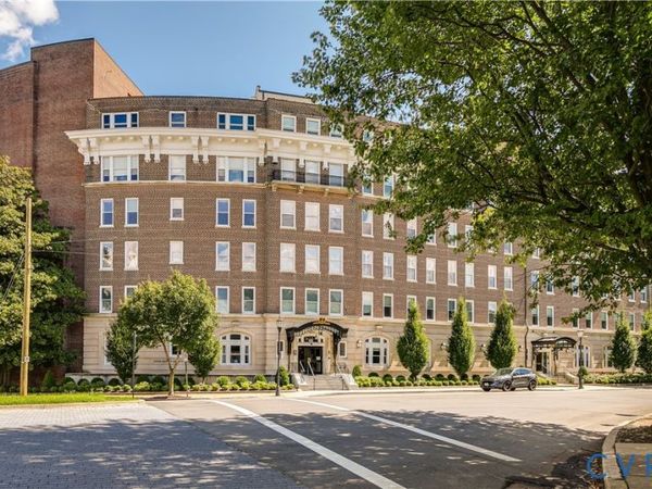 413 Stuart Circle, Unit 3D, Richmond, VA 23220
