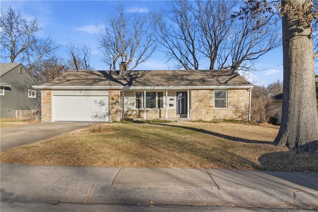 8701 Jarboe Street, Kansas City, MO 64114 Main Photo