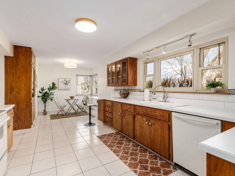 41 S Broadleigh Road, Columbus, OH 43209 Photo 11