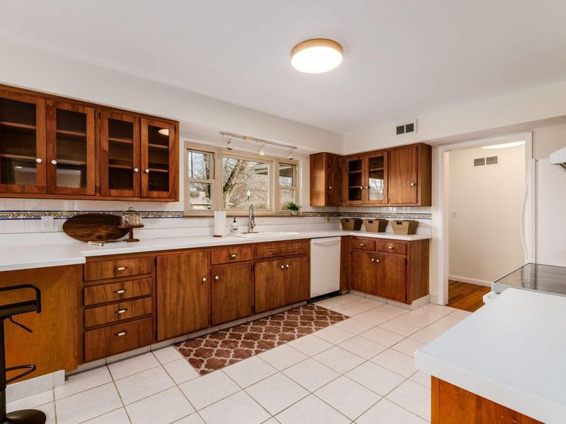 41 S Broadleigh Road, Columbus, OH 43209 Photo 17