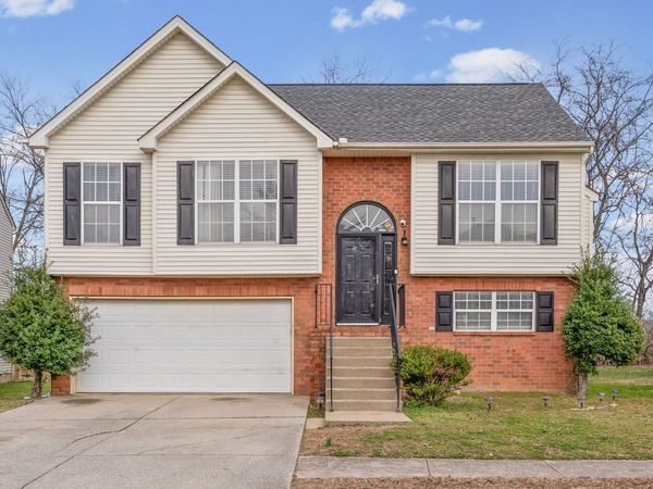 125 Sumner Meadows Ln, Hendersonville, TN 37075