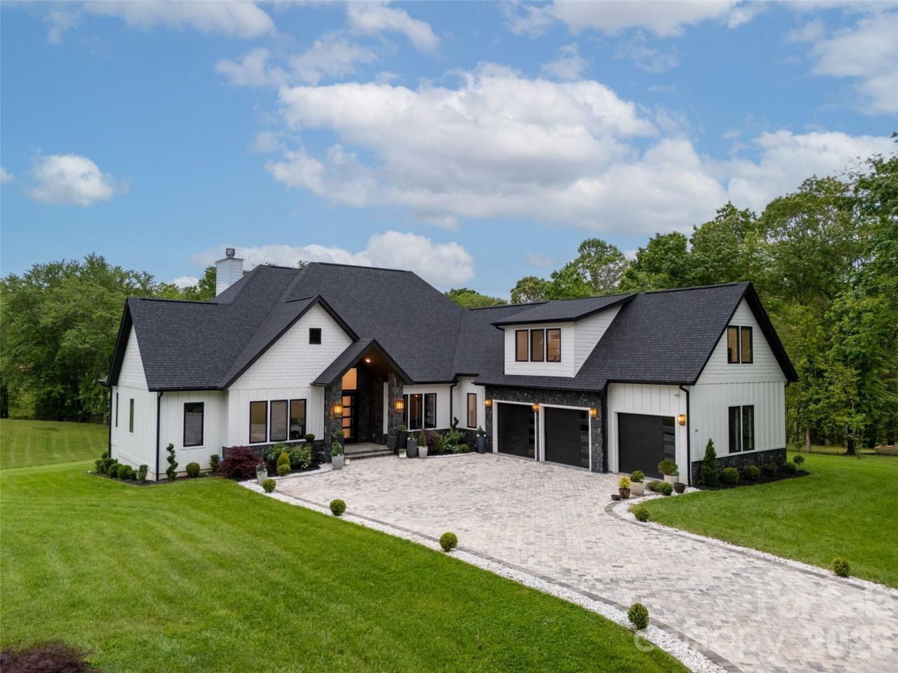 38 Thistle Lane, Fletcher, NC 28732 Main Photo