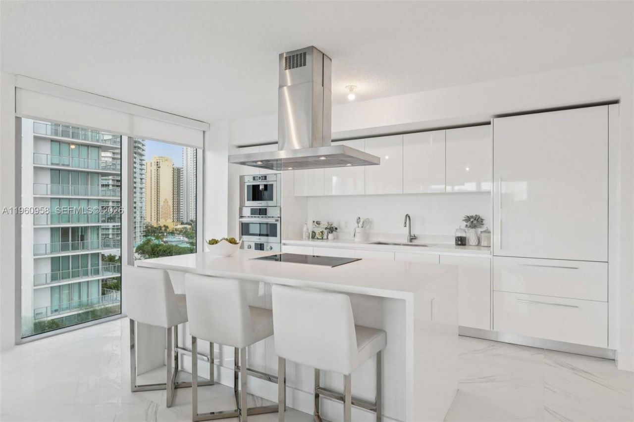 330 Sunny Isles Blvd, Unit 5-907, Sunny Isles Beach, FL 33160 Photo