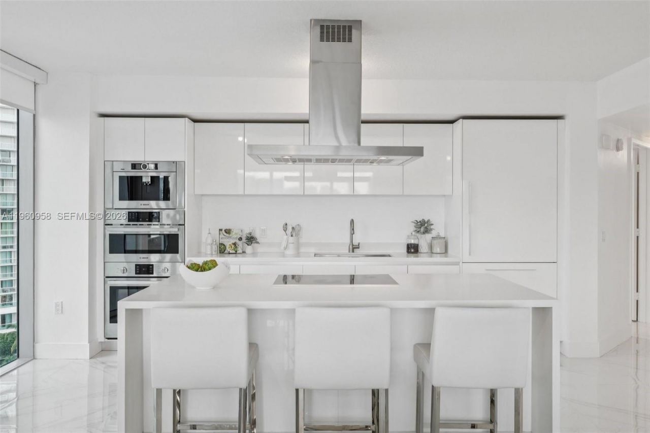 330 Sunny Isles Blvd, Unit 5-907, Sunny Isles Beach, FL 33160 Photo