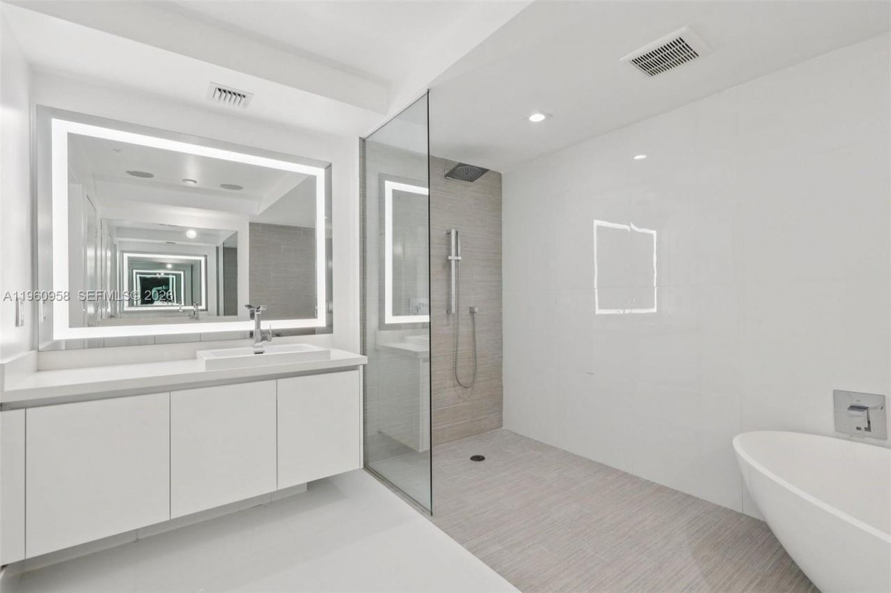 330 Sunny Isles Blvd, Unit 5-907, Sunny Isles Beach, FL 33160 Photo