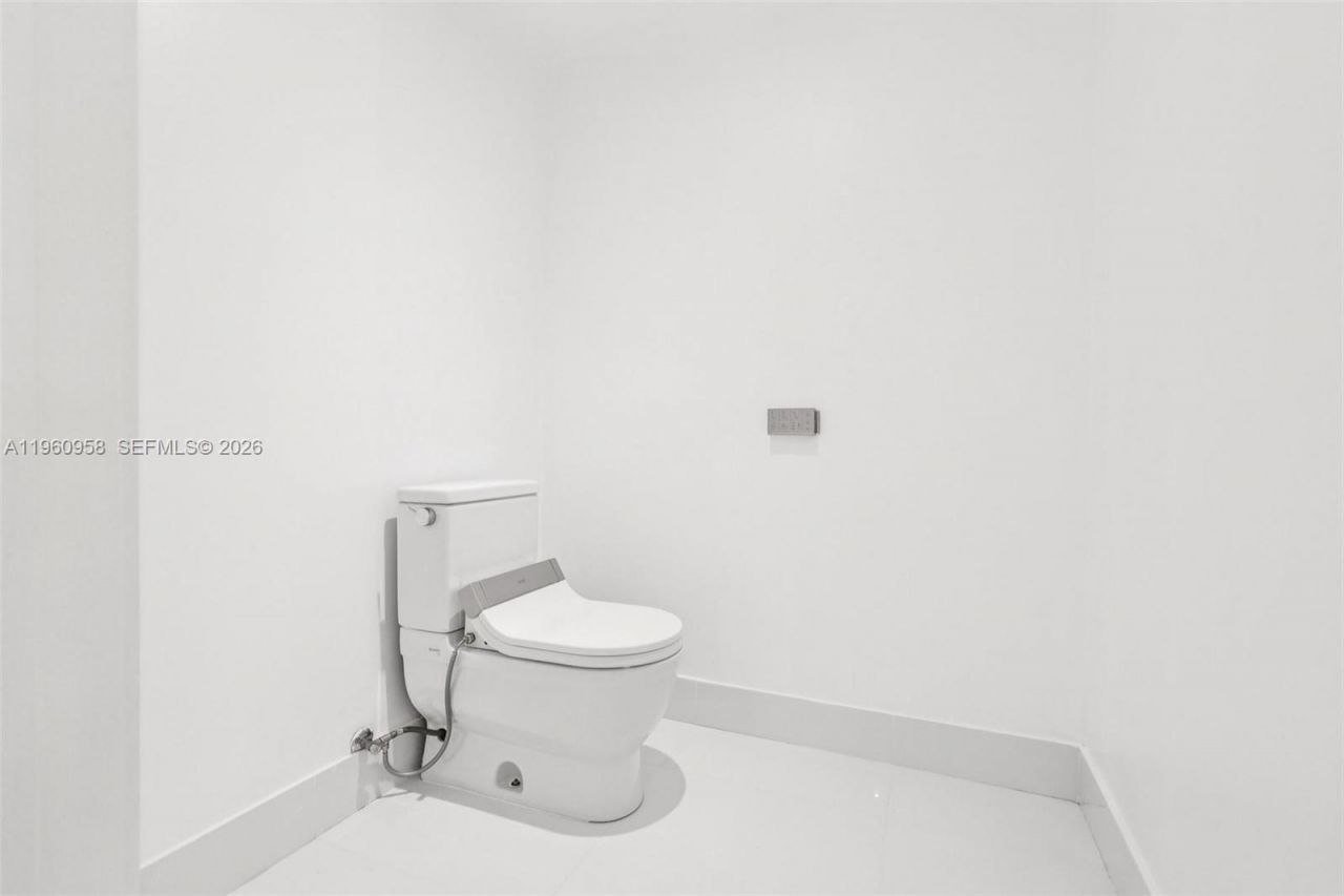 330 Sunny Isles Blvd, Unit 5-907, Sunny Isles Beach, FL 33160 Photo