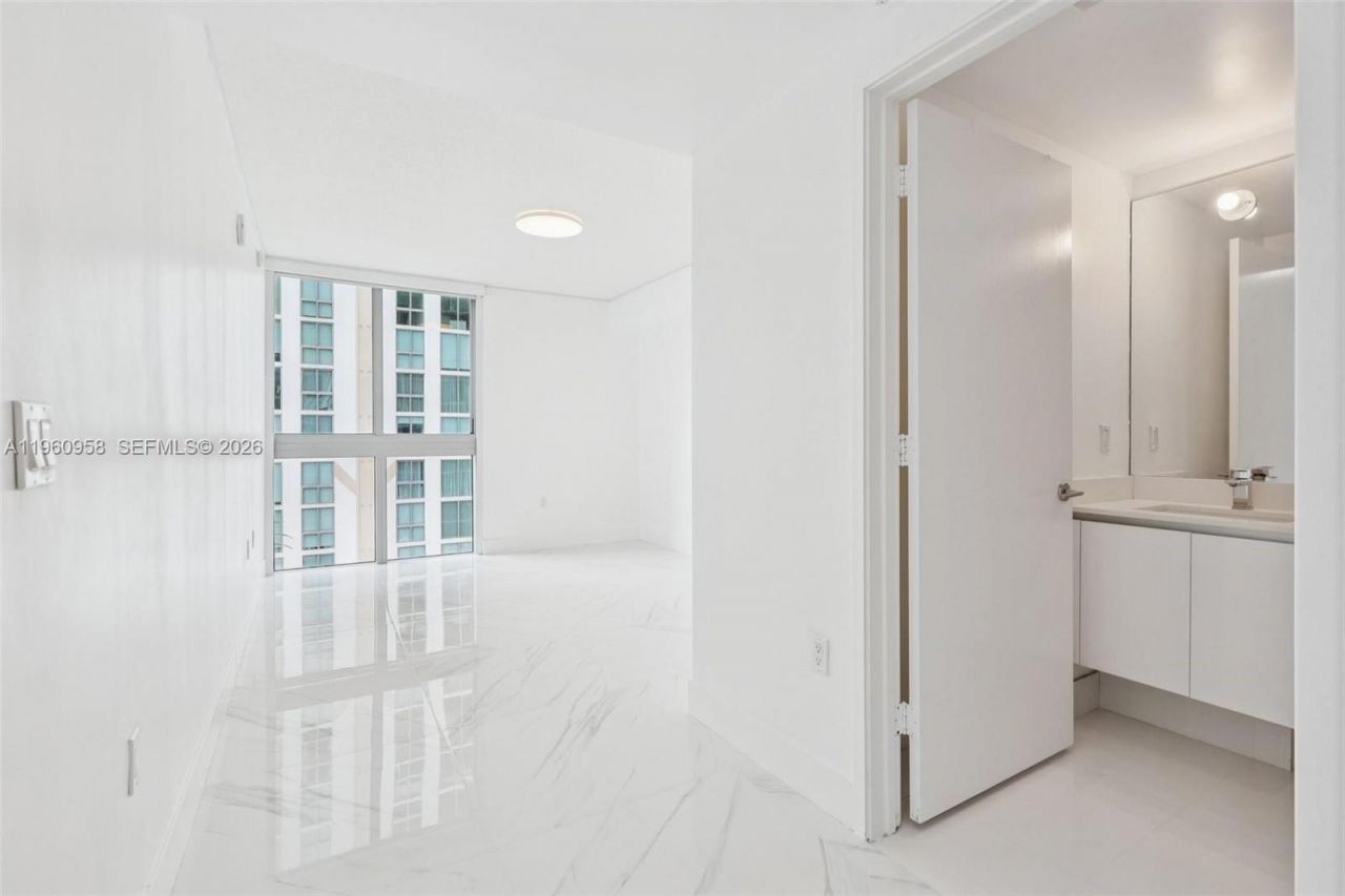 330 Sunny Isles Blvd, Unit 5-907, Sunny Isles Beach, FL 33160 Photo
