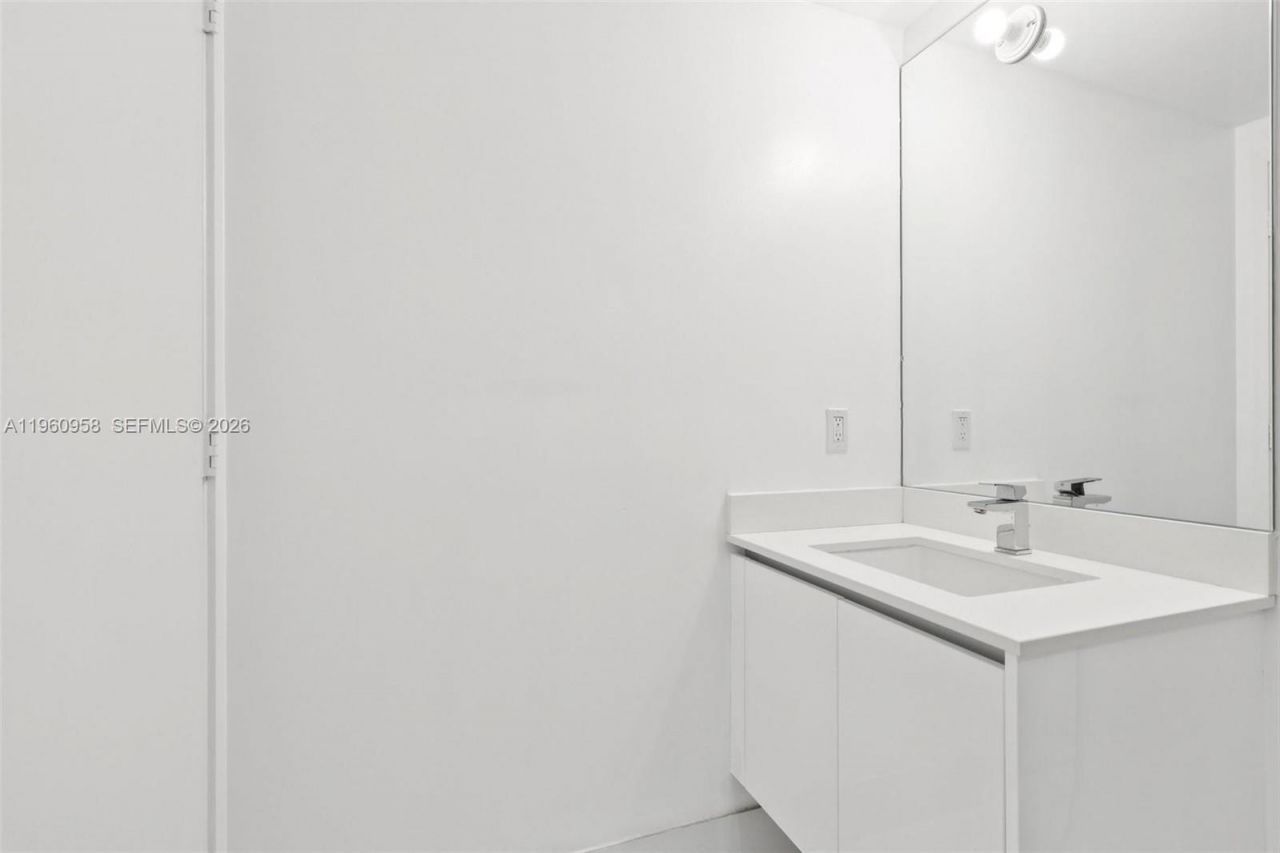 330 Sunny Isles Blvd, Unit 5-907, Sunny Isles Beach, FL 33160 Photo