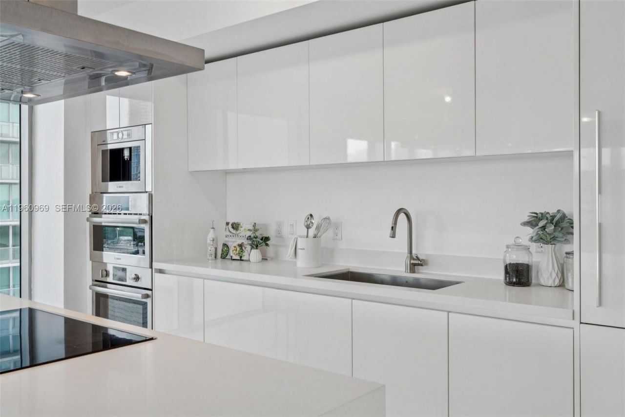 330 Sunny Isles Blvd , Unit 5-907, Sunny Isles Beach, FL 33160 Photo