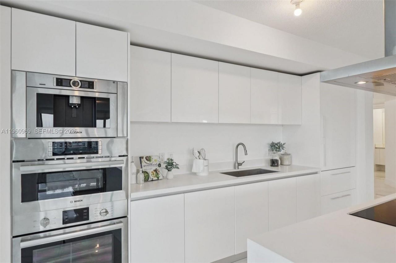 330 Sunny Isles Blvd , Unit 5-907, Sunny Isles Beach, FL 33160 Photo