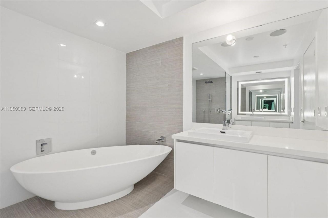 330 Sunny Isles Blvd , Unit 5-907, Sunny Isles Beach, FL 33160 Photo