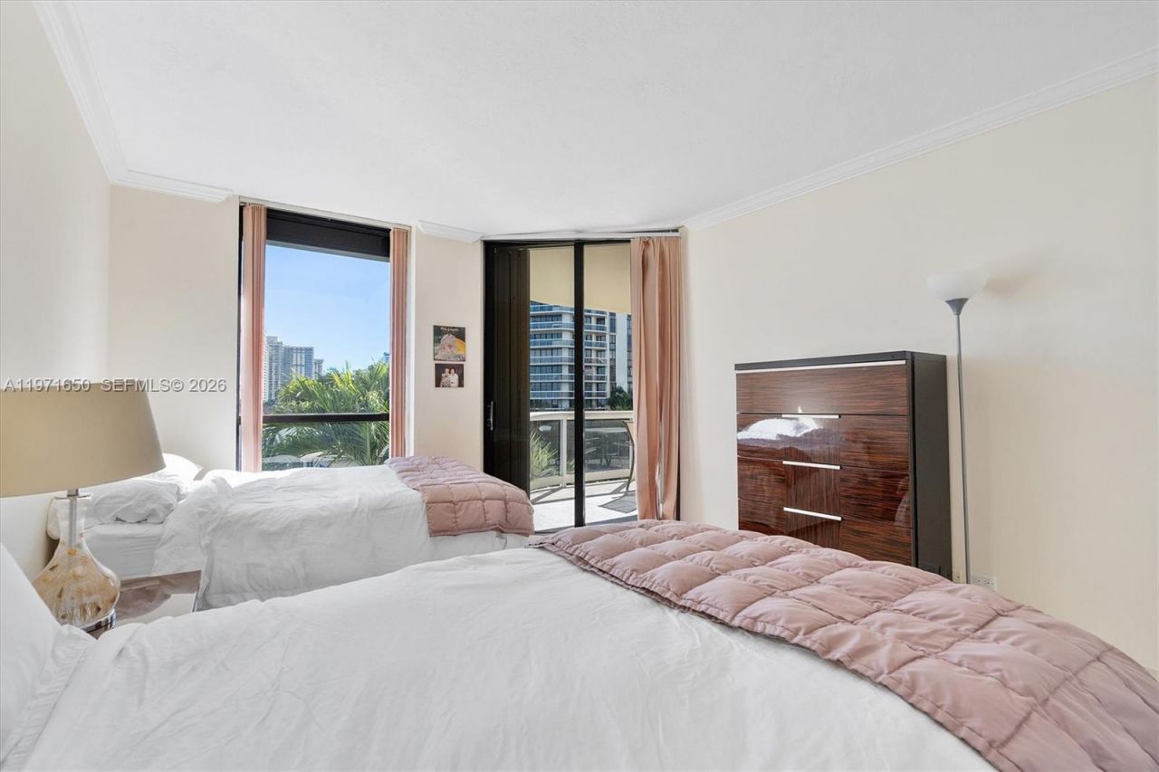 20191 E Country Club Dr, Unit 510, Aventura, FL 33180 Photo