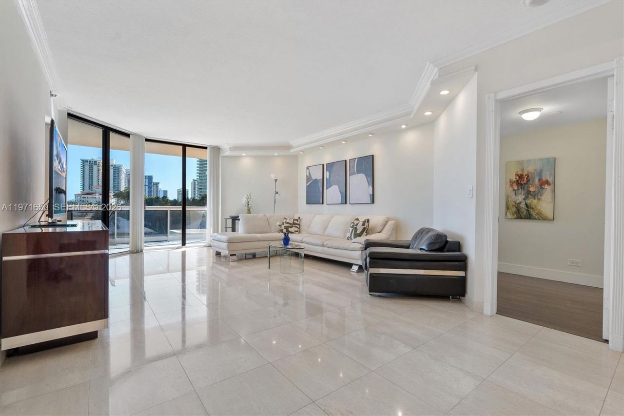 20191 E Country Club Dr, Unit 510, Aventura, FL 33180 Photo