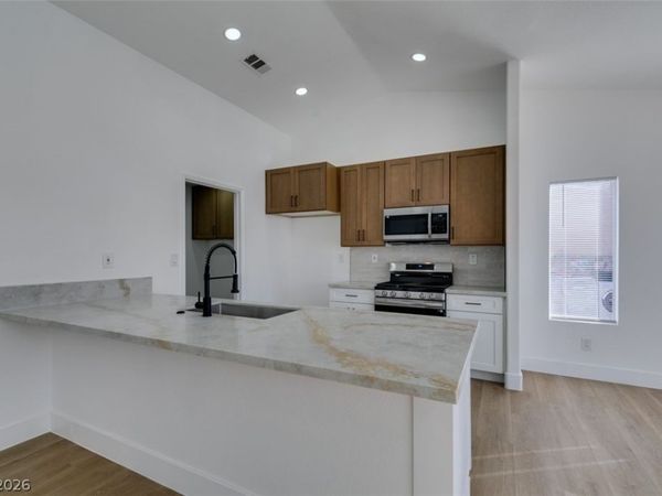 3013 Robincrest Court, North Las Vegas, NV 89031