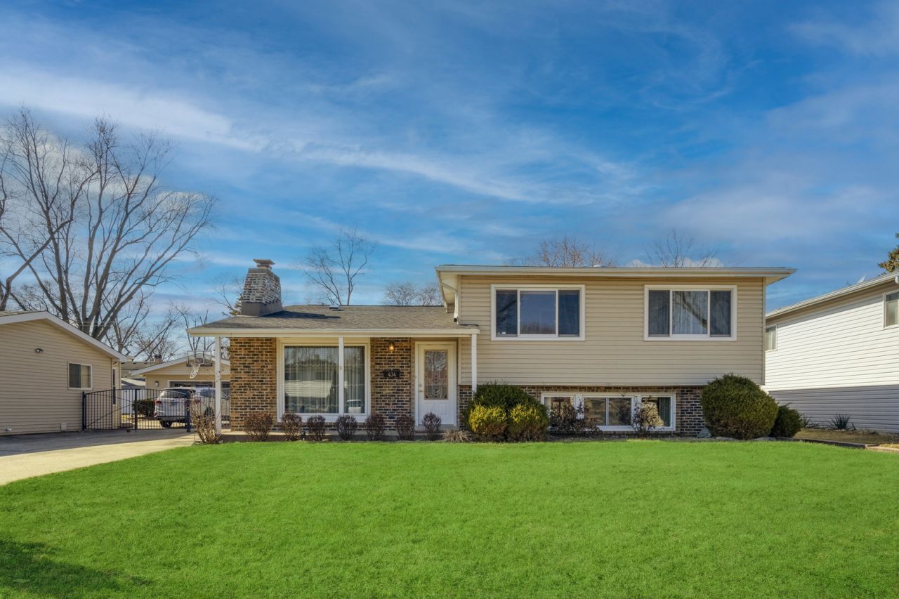 434 S Yale Avenue, Addison, IL 60101 Main Photo