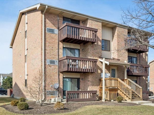 266 12th Street , Unit 3A, Wheeling, IL 60090