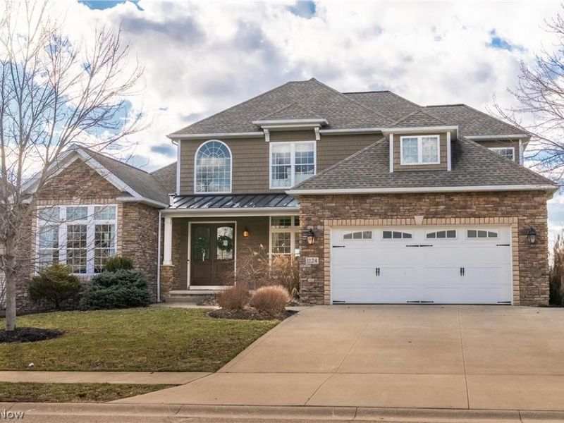 1124 Laurel Green Drive NE, North Canton, OH 44720 Photo 1