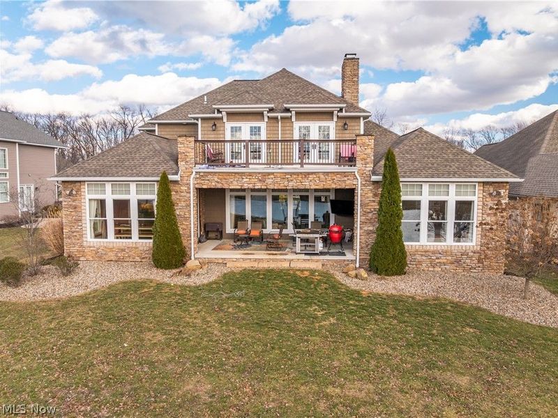 1124 Laurel Green Drive NE, North Canton, OH 44720 Photo 2