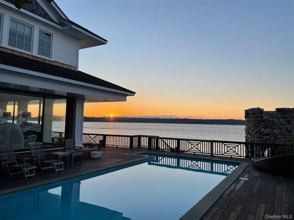 336 Mariposa Drive , Oyster Bay, NY 11771