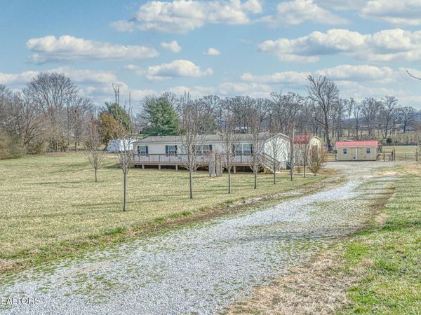 791 Old Kentucky Rd, Sparta, TN 38583