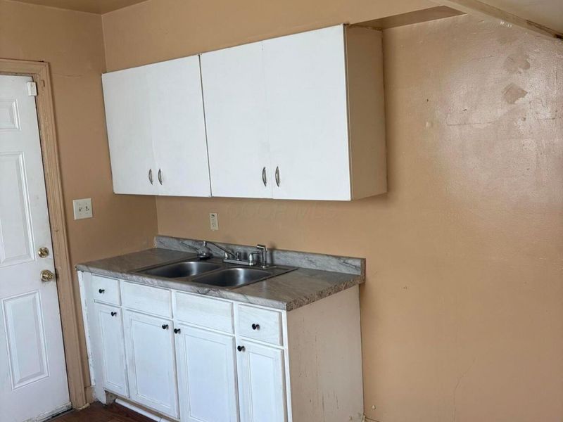 1437 E 19th Avenue , Columbus, OH 43211 Photo 4