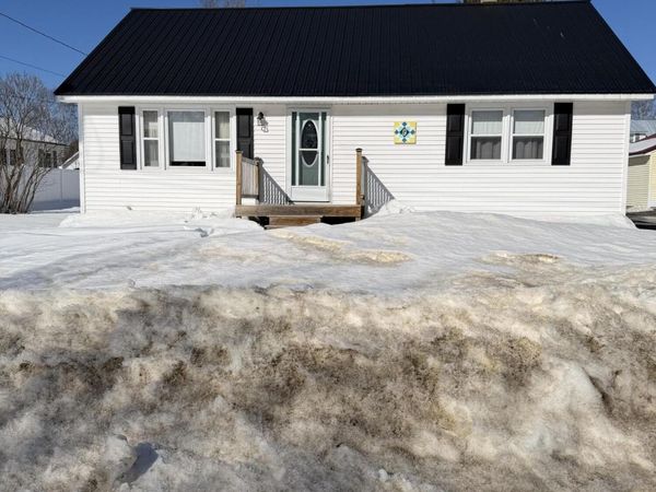 44 New York Street, Millinocket, ME 04462