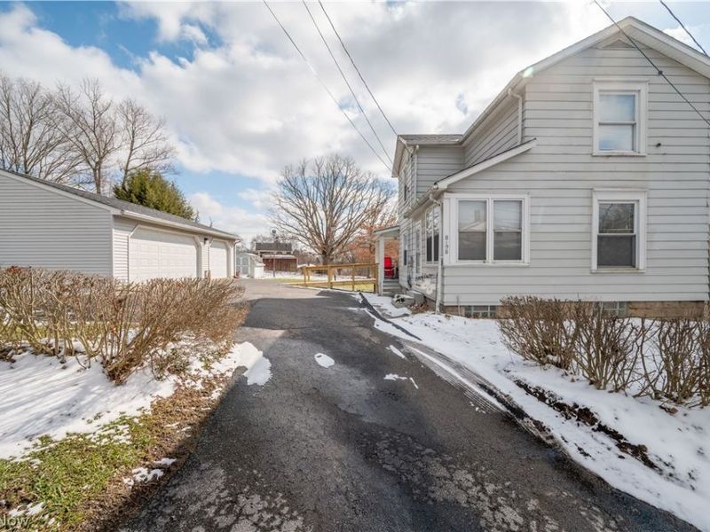 8198 Erie Street, Masury, OH 44438 Photo 3
