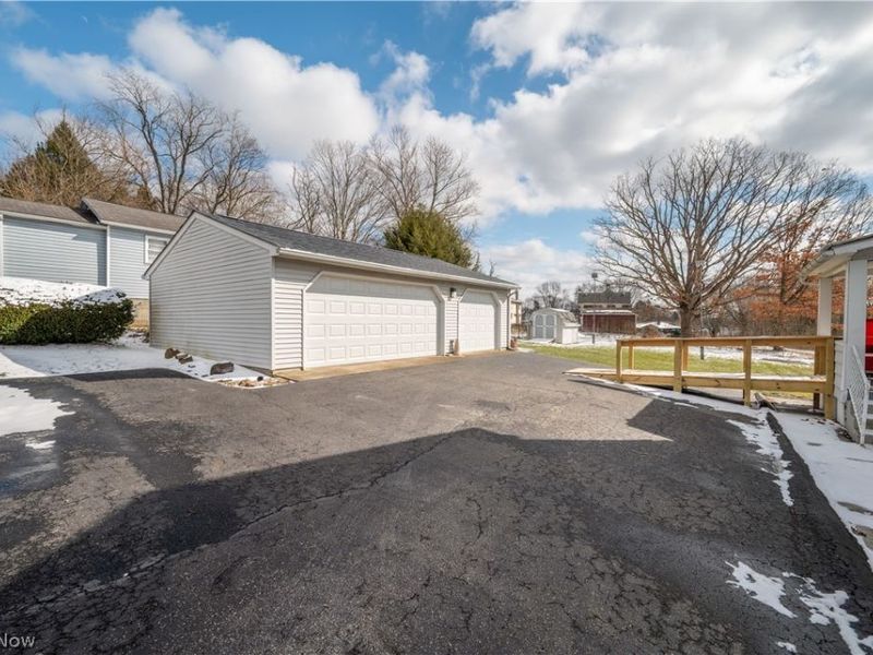 8198 Erie Street, Masury, OH 44438 Photo 4