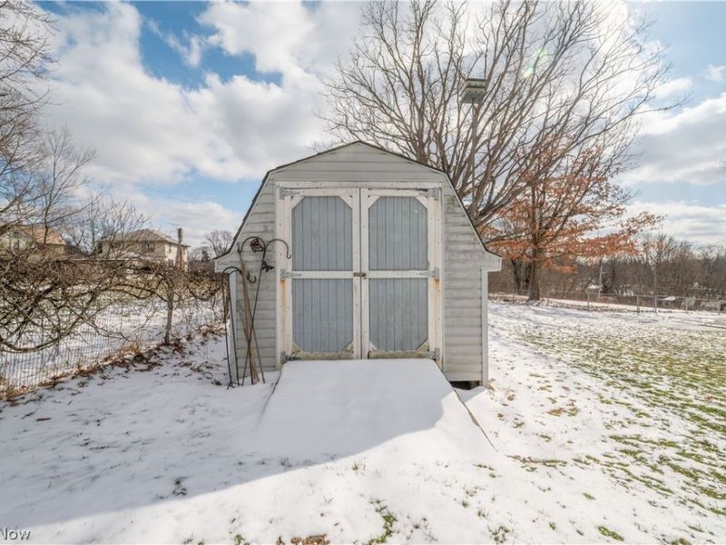 8198 Erie Street, Masury, OH 44438 Photo 7