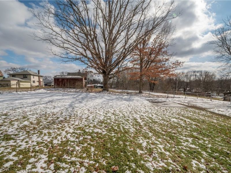 8198 Erie Street, Masury, OH 44438 Photo 8