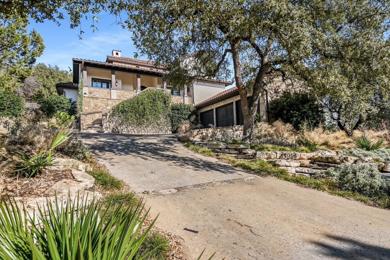 624 Logans Ln Ln, Austin, TX 78746 Main Photo