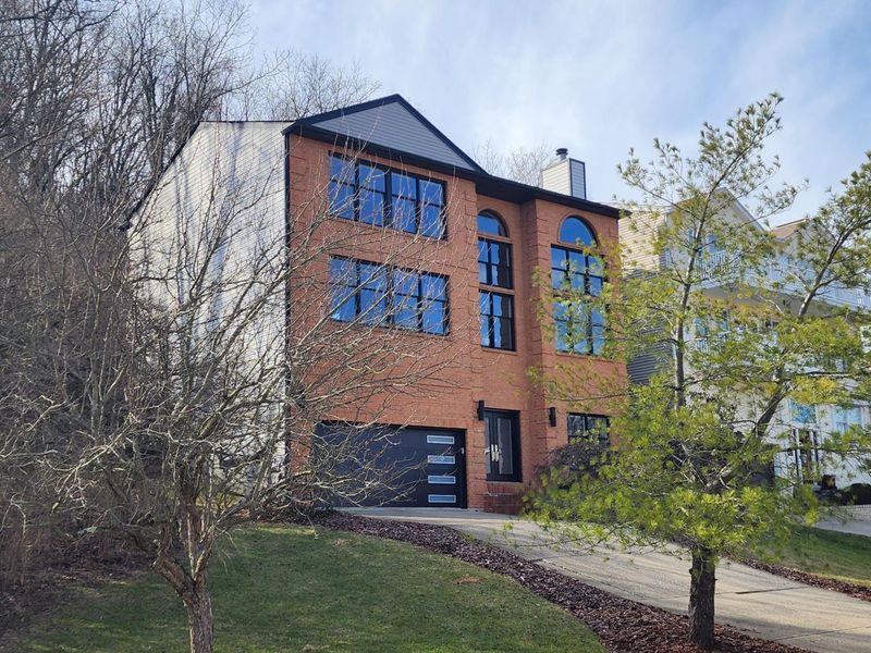 651 Pointe Benton Lane, Covington, KY 41014 Photo 2