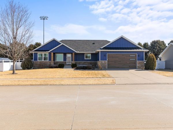 901 2nd Avenue, Durant, IA 52747