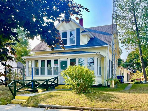 806 E Loomis Street, Ludington, MI 49431