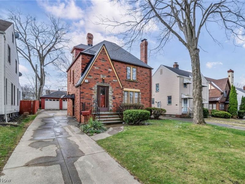 15812 Judson Drive, Cleveland, OH 44128 Photo 2