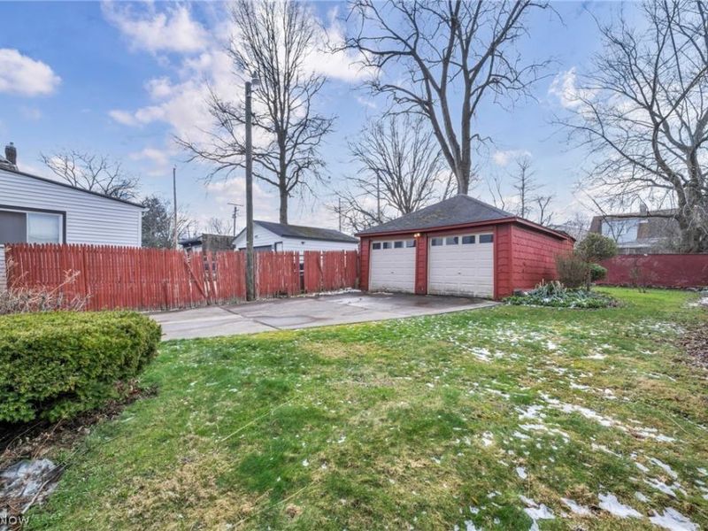 15812 Judson Drive, Cleveland, OH 44128 Photo 32