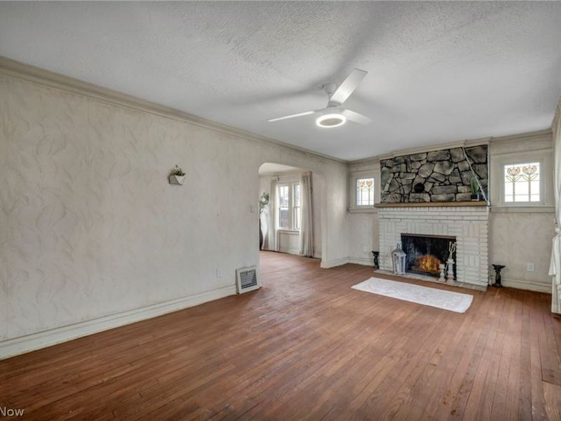 15812 Judson Drive, Cleveland, OH 44128 Photo 4