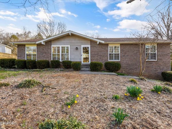 8802 Gatwick Drive, Knoxville, TN 37922