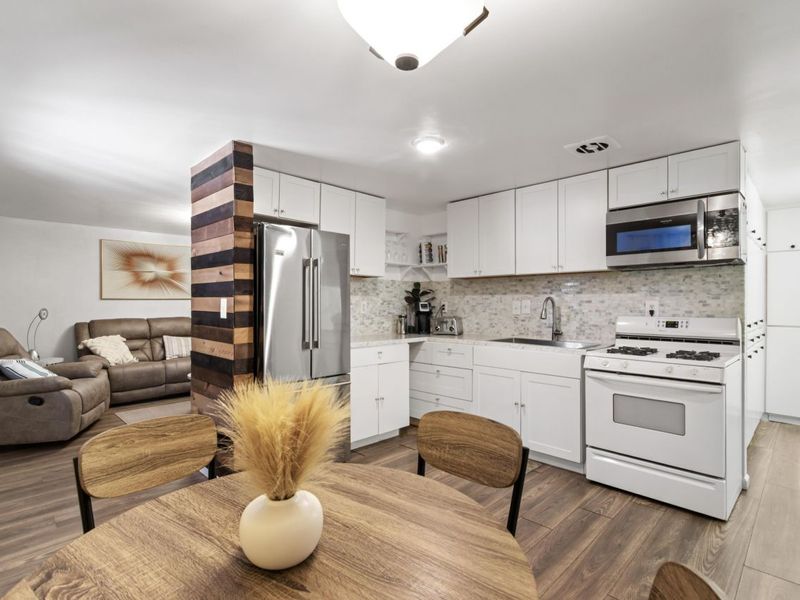 395 Amesbury Drive, Columbus, OH 43230 Photo 10