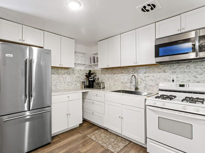 395 Amesbury Drive, Columbus, OH 43230 Photo 11