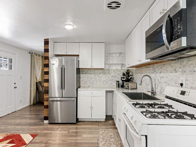 395 Amesbury Drive, Columbus, OH 43230 Photo 12