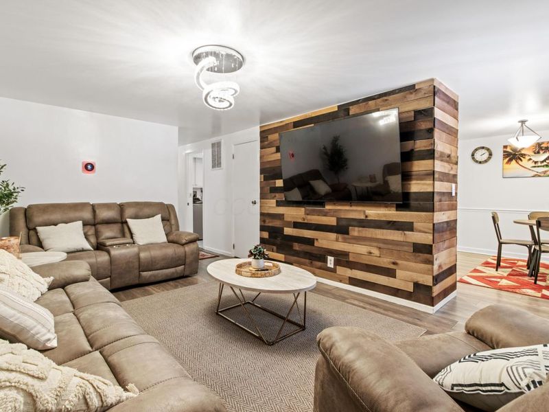 395 Amesbury Drive, Columbus, OH 43230 Photo 7