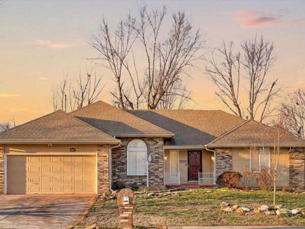 3669 S Ridgecrest Avenue, Springfield, MO 65807