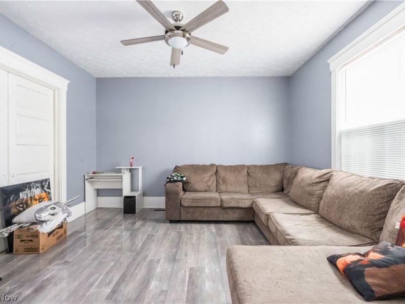 354 Clarendon Avenue NW, Canton, OH 44708 Photo 2