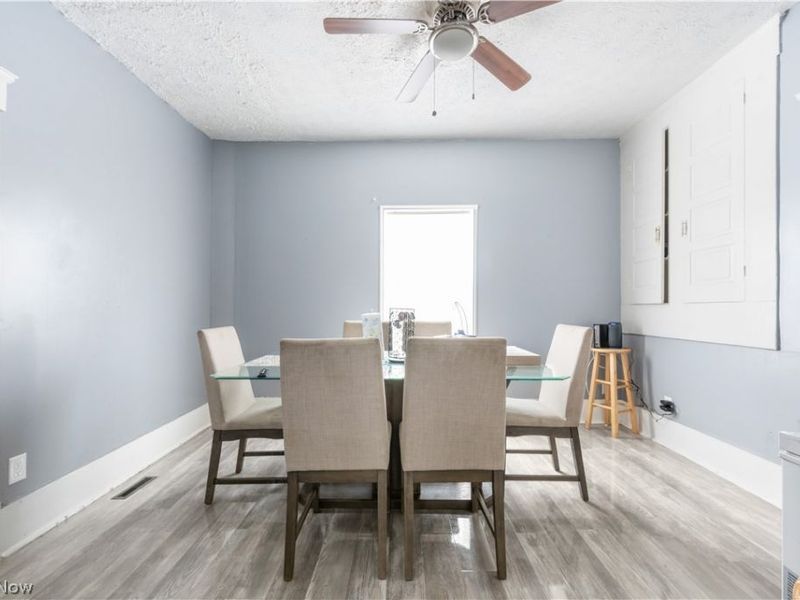 354 Clarendon Avenue NW, Canton, OH 44708 Photo 4