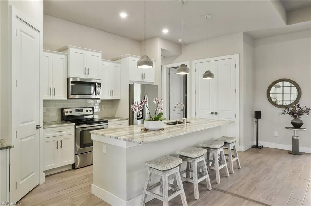 10071 Strike Ln, Bonita Springs, FL 34135 Photo