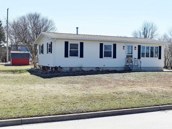 320 Pine Street, Osage, IA 50461