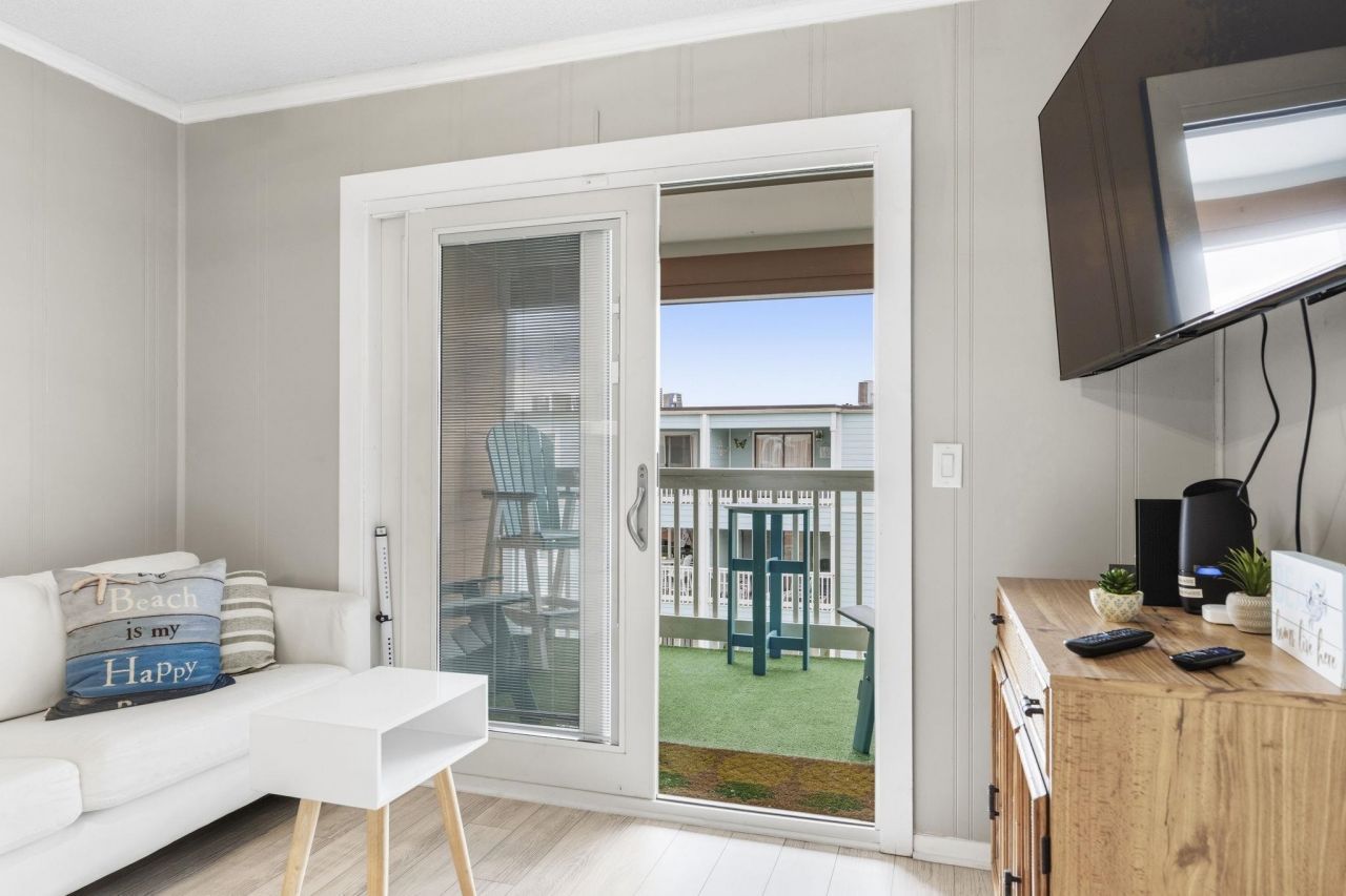 900 N Waccamaw Dr. Photo 26