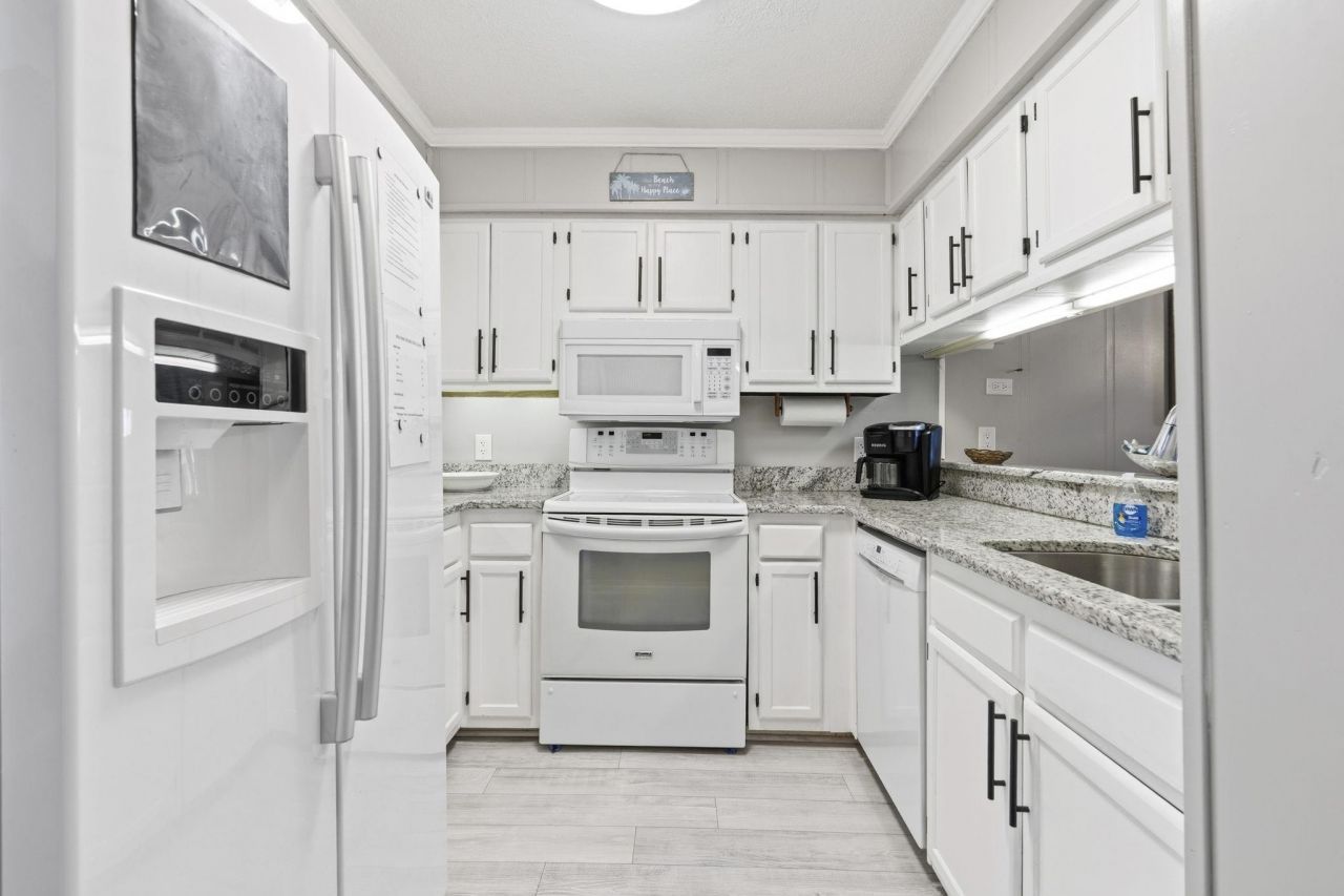 900 N Waccamaw Dr. Photo 9