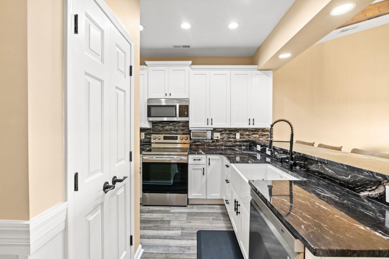 4609 Lightkeepers Way Photo 10